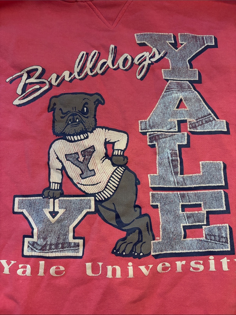 Yale Bulldogs hot pink Graphic Sweatshirt - Vintage Collegiate Pullover